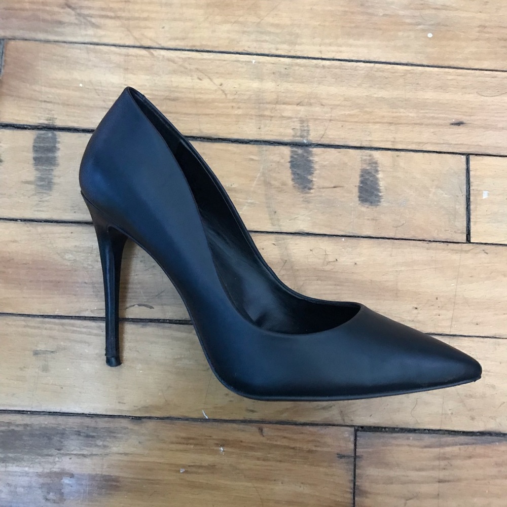 Steve Madden Classic Black Leather Stilettos
